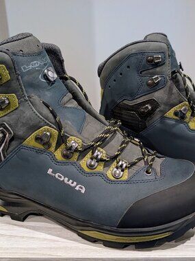LOWA Camino EVO GTX Men's 10.5 Waterproof GORE-TEX Hiking Boots Like New